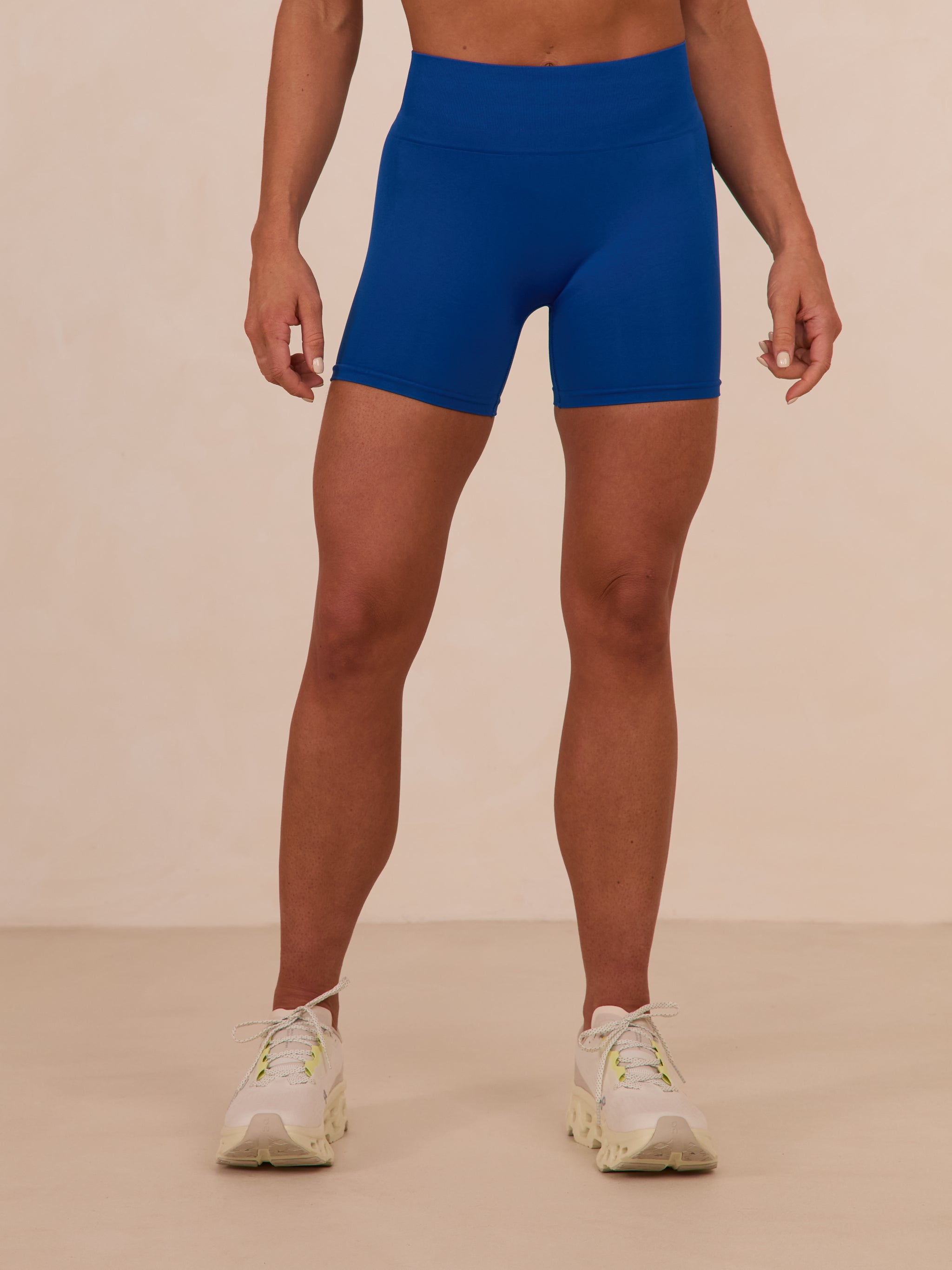 ELEVATE SEAMLESS 4" SHORTS
