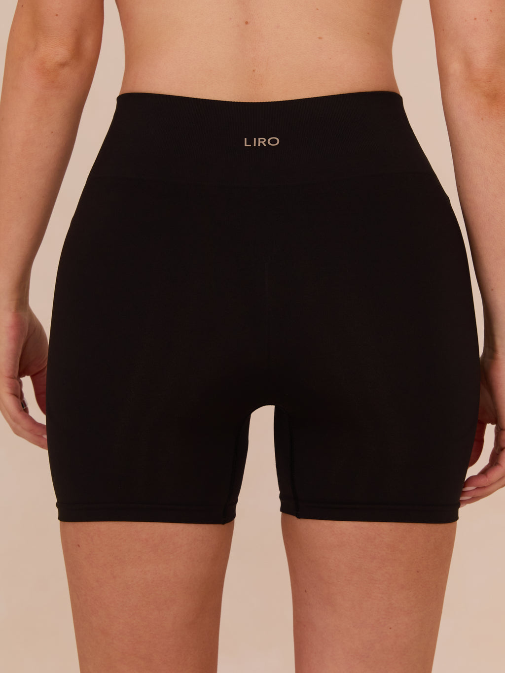 ELEVATE SEAMLESS 4" SHORTS