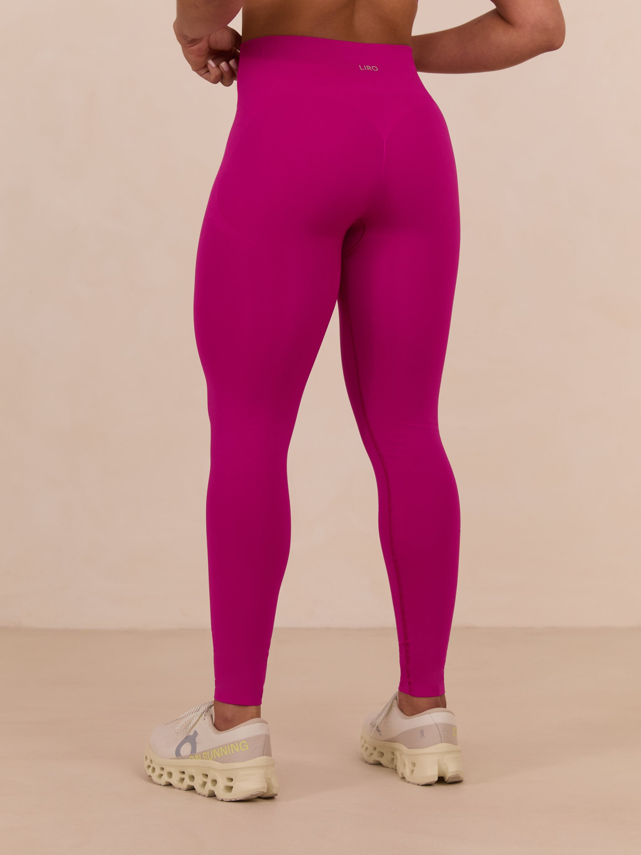 ELEVATE SEAMLESS LEGGINGS