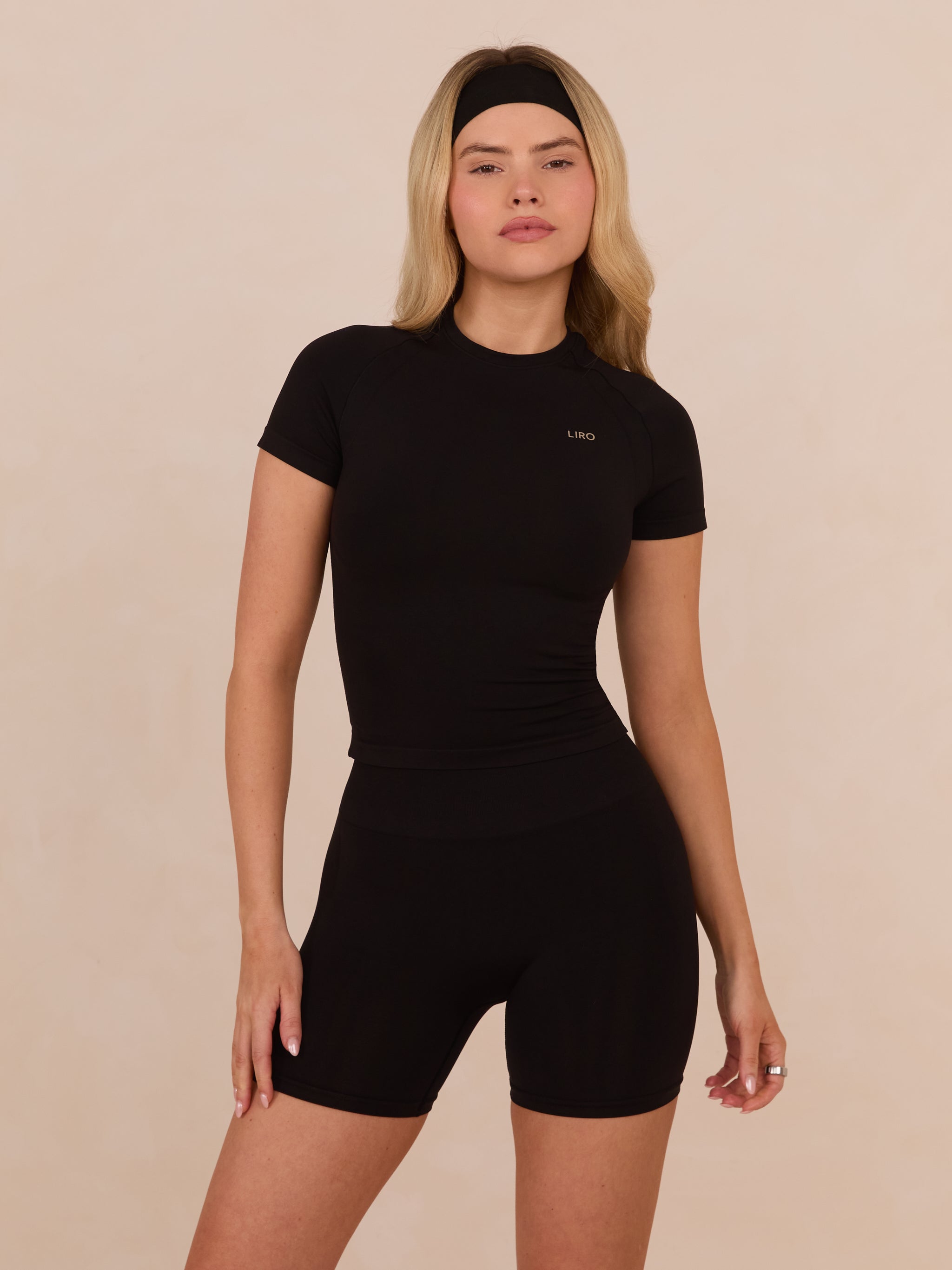 ELEVATE SEAMLESS 4" SHORTS