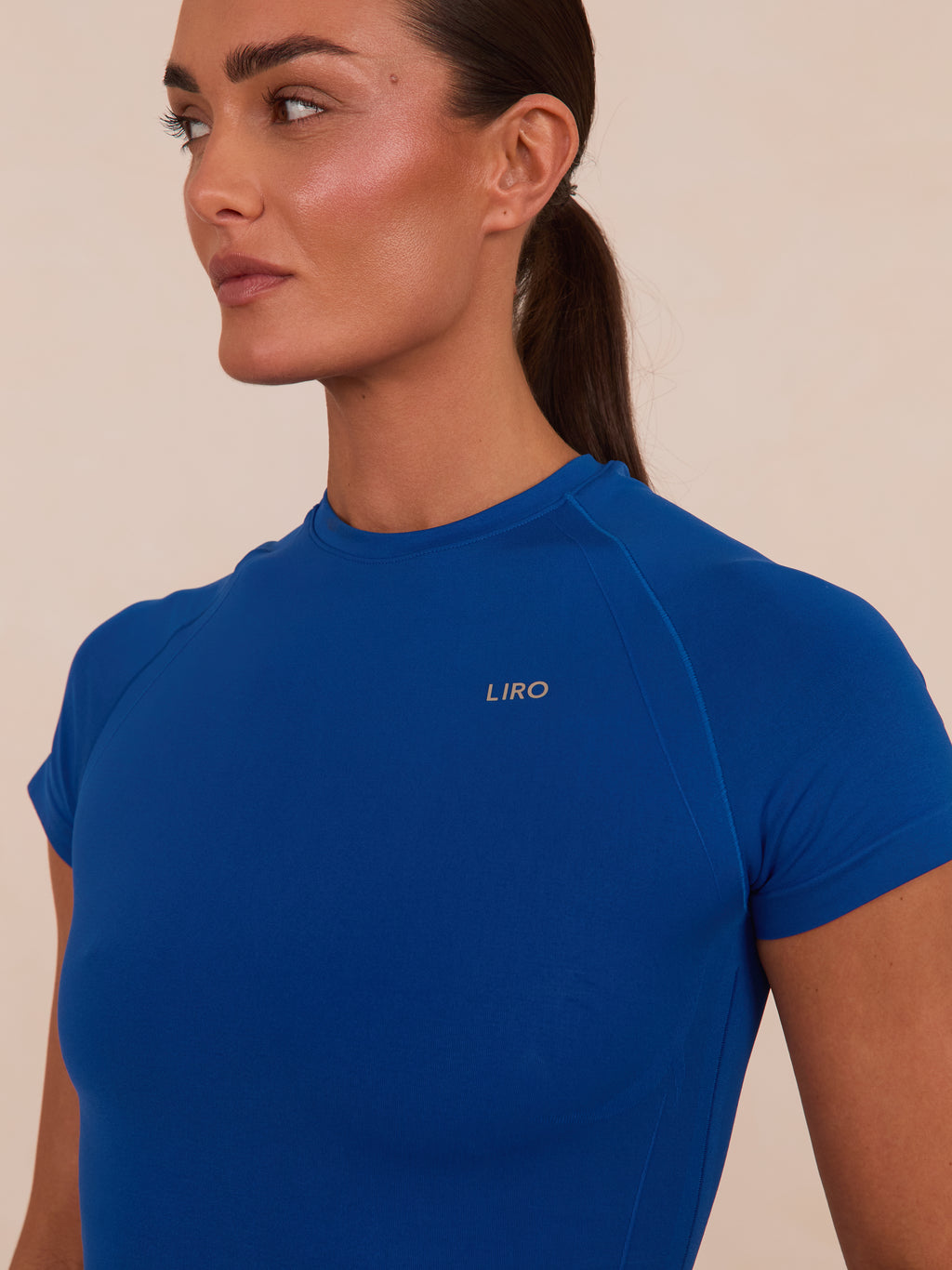 ELEVATE SEAMLESS CONTOUR MIDI T-SHIRT