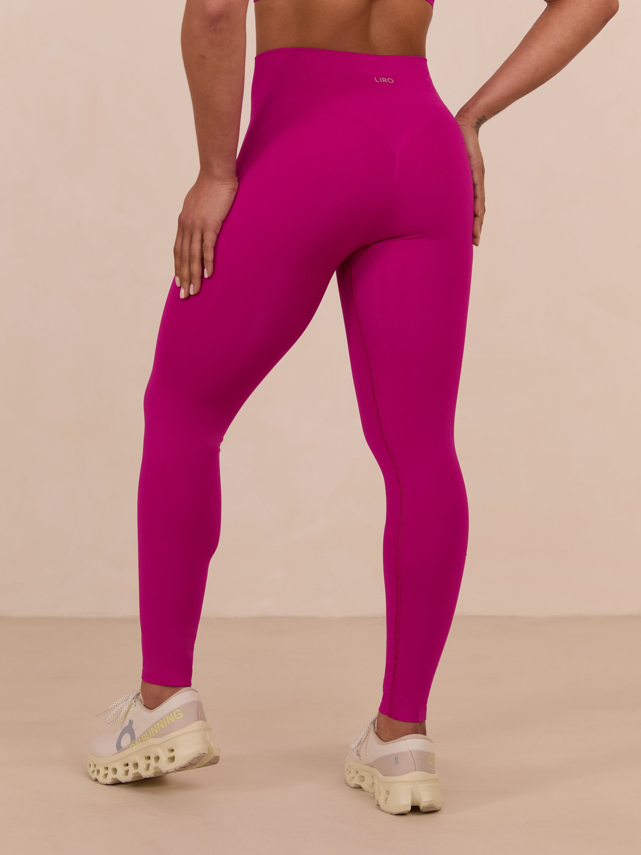 ELEVATE SEAMLESS LEGGINGS